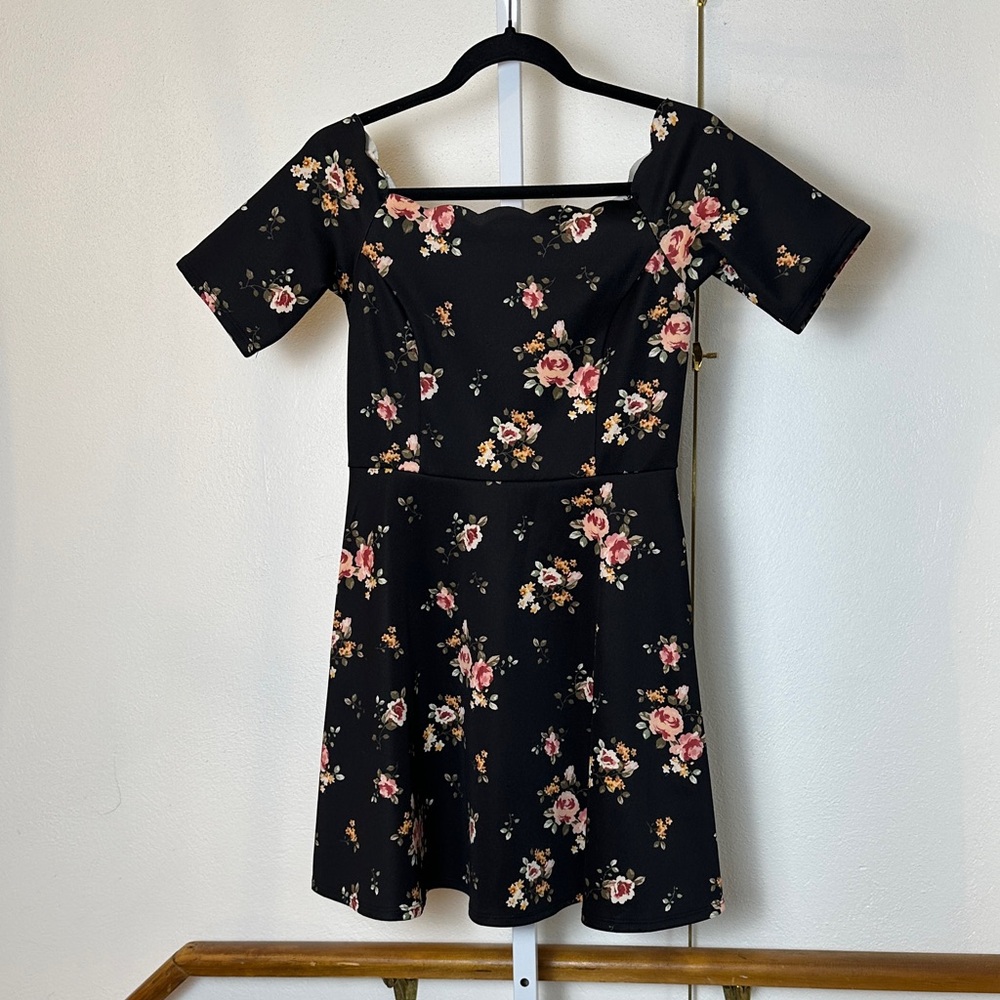 Nine Britton Black Floral Mini Dress